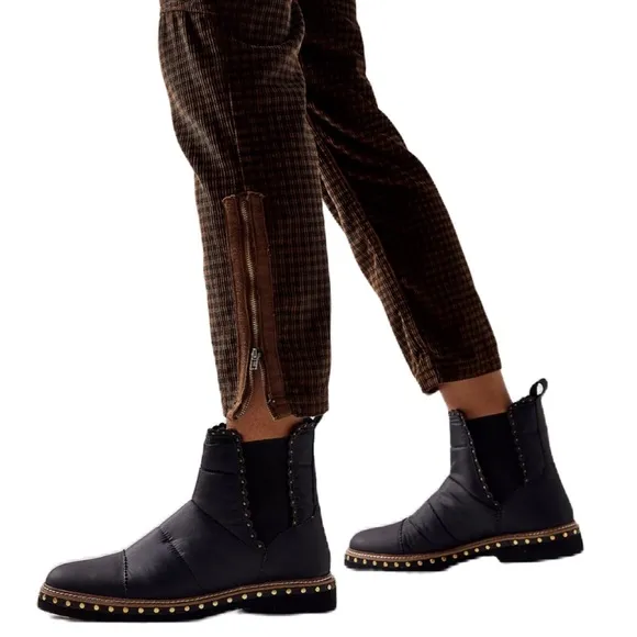 Free People Atlas Puffer Chelsea Boot Black size 40 US 9.5
