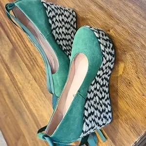 Free people Charade espadrille wedges.  Size 6