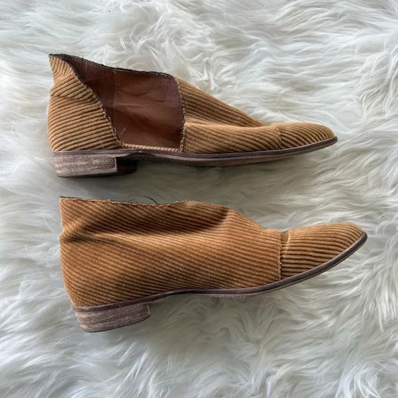 Free People | Womens Fabric Royale Gold Corduroy Flats Slip-On Shoes Textured 41