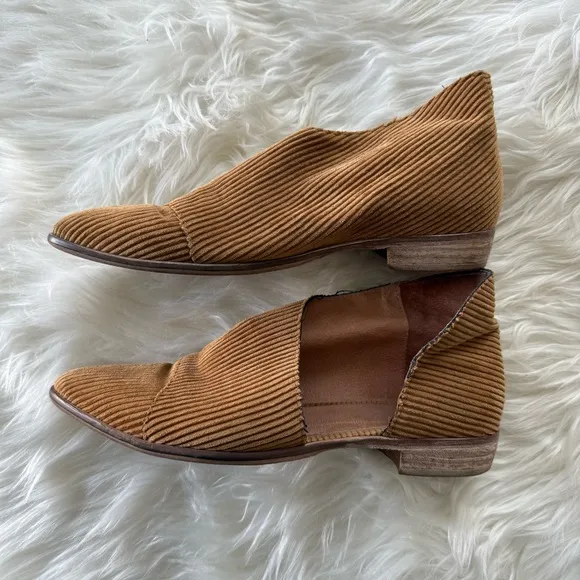 Free People | Womens Fabric Royale Gold Corduroy Flats Slip-On Shoes Textured 41