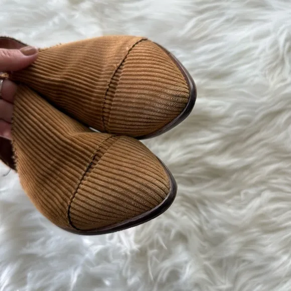 Free People | Womens Fabric Royale Gold Corduroy Flats Slip-On Shoes Textured 41