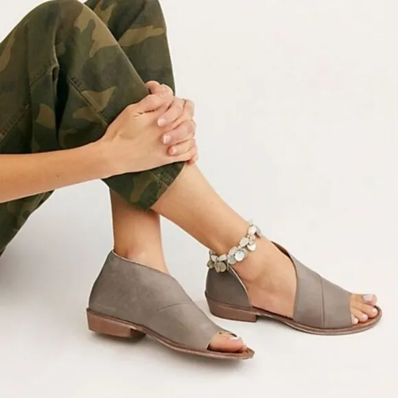 Free People Dark Grey Leather Mont Blanc Cutaway Sandal Flats Sz 39/8-8.5