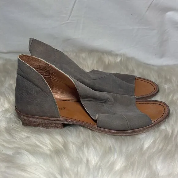 Free People Dark Grey Leather Mont Blanc Cutaway Sandal Flats Sz 39/8-8.5