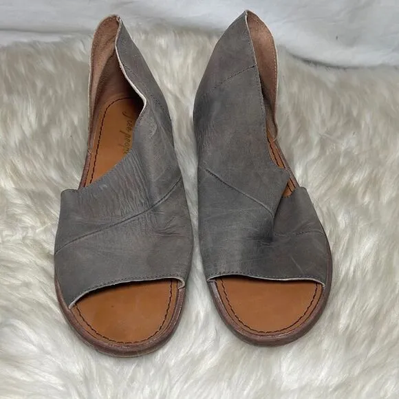 Free People Dark Grey Leather Mont Blanc Cutaway Sandal Flats Sz 39/8-8.5