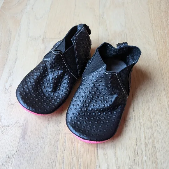 Freshly Picked black textured shoes size 7
