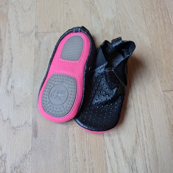 Freshly Picked black textured shoes size 7