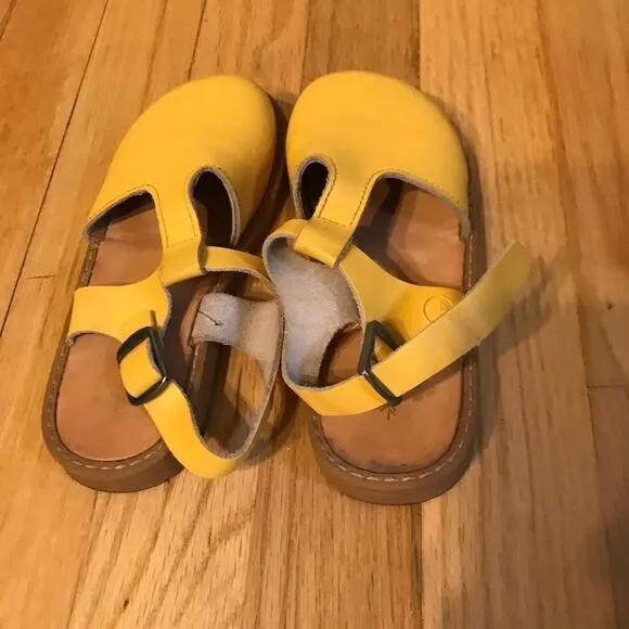 Freshly Picked Sz 9 Yellow Leather Flats