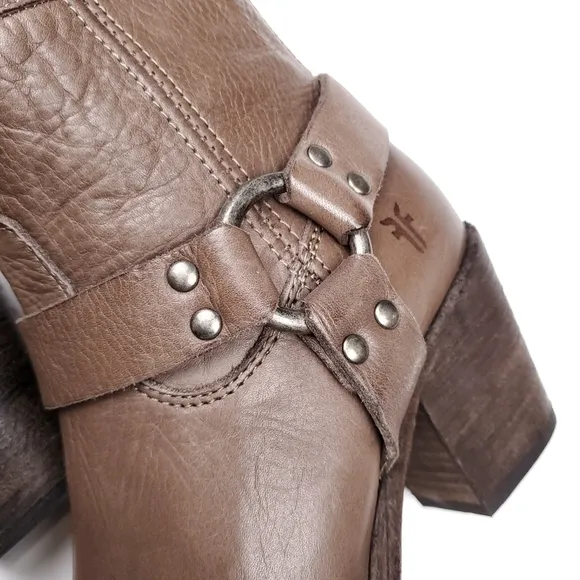 FRYE Brown Tan Distressed Heeled Leather Ankle Boots 5½ m