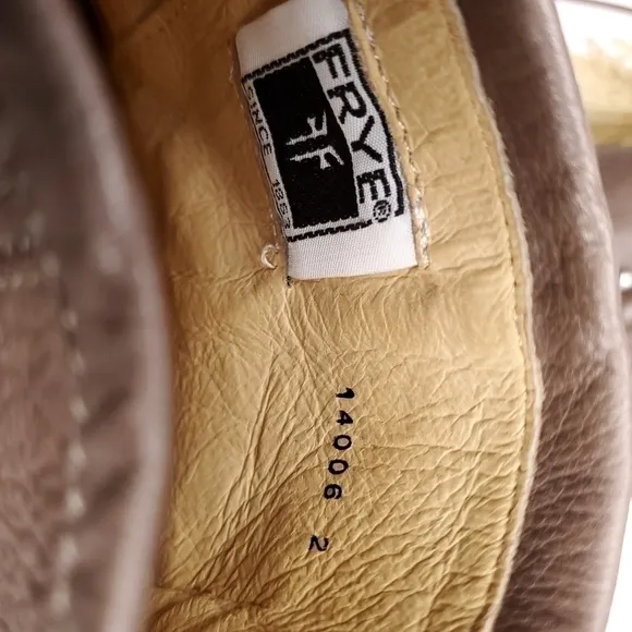 FRYE Brown Tan Distressed Heeled Leather Ankle Boots 5½ m