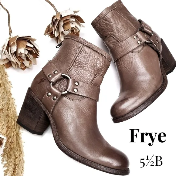 FRYE Brown Tan Distressed Heeled Leather Ankle Boots 5½ m