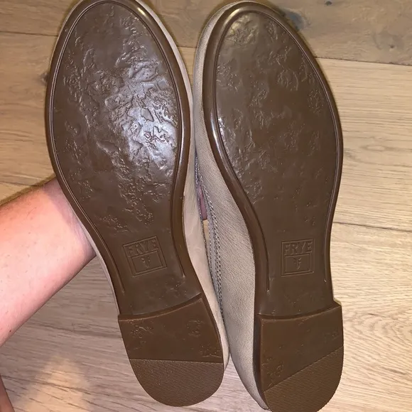 Frye Carrie Ballet Genuine Leather Flats Ash Size 6