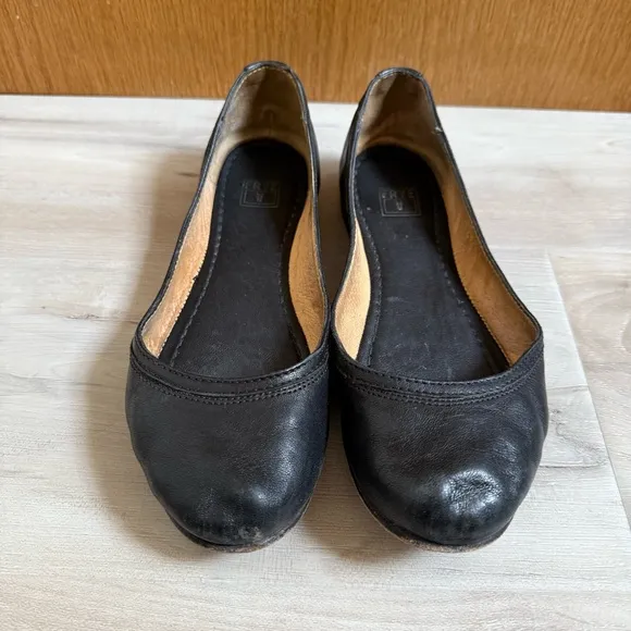 FRYE • Carson Ballet Flats - Black Leather Size 7.5