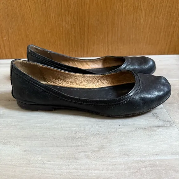 FRYE • Carson Ballet Flats - Black Leather Size 7.5