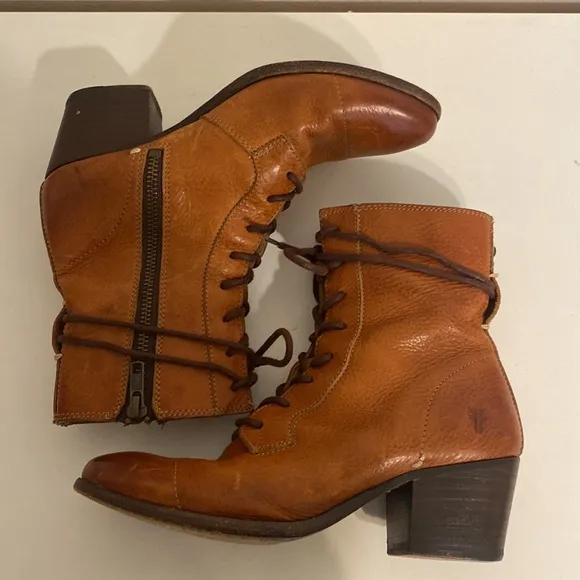 Frye Courtney Lace Up Cognac Brown Leather Heeled Combat Boots