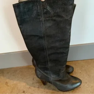 Frye Harlow Campus Gray Leather Heeled Boots Size 9.5M