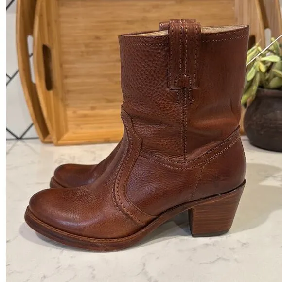FRYE Jane Trapunto Stitched Leather Bootie Redwood Brown Heeled Boots 6.5 B