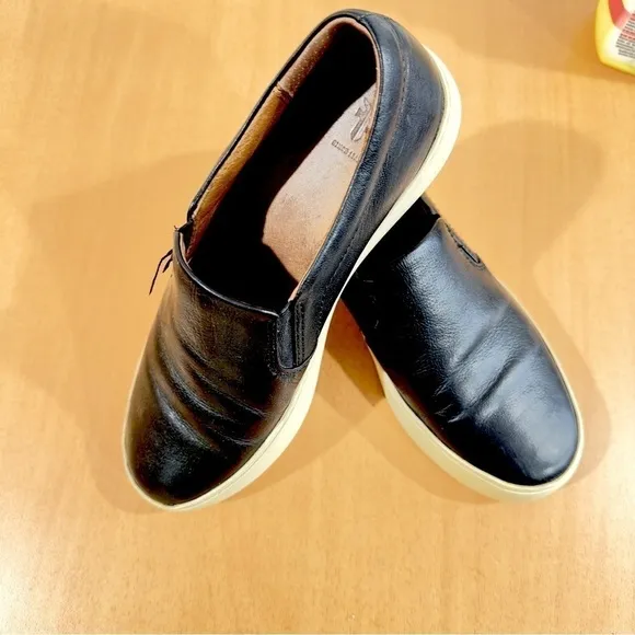 Frye Lena Black Leather Flats size 5.5