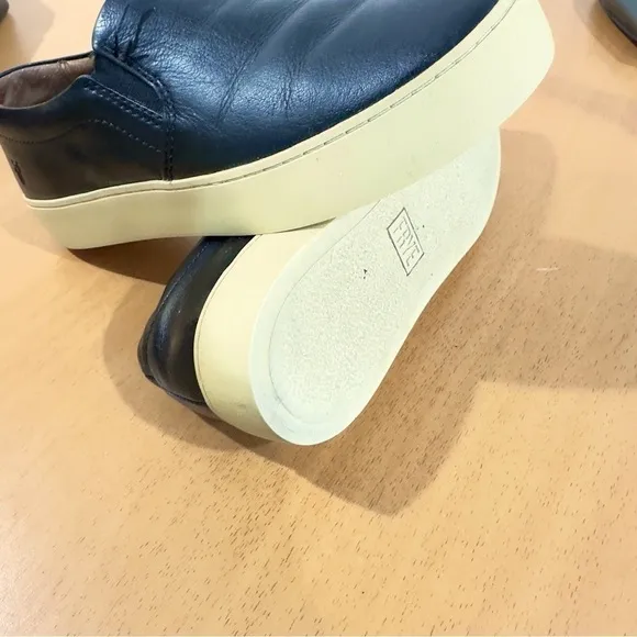Frye Lena Black Leather Flats size 5.5