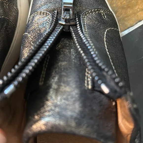 Frye Lena Metallic Leather Zip Sneakers size 8