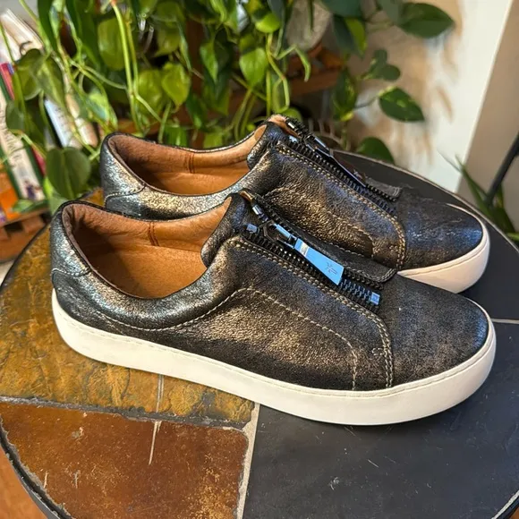 Frye Lena Metallic Leather Zip Sneakers size 8