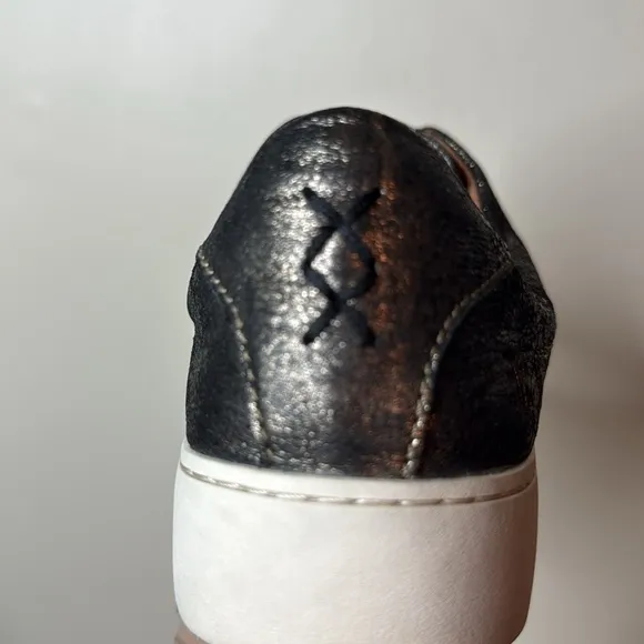 Frye Lena Metallic Leather Zip Sneakers size 8