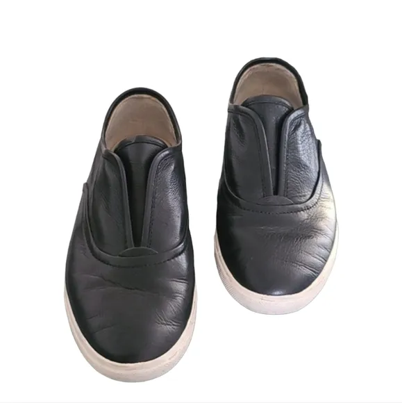 Frye Mindy Black Leather Sneakers Flats 7 Slip On Minimalist Industrial