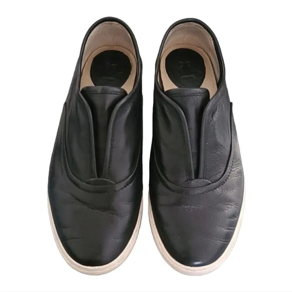 Frye Mindy Black Leather Sneakers Flats 7 Slip On Minimalist Industrial