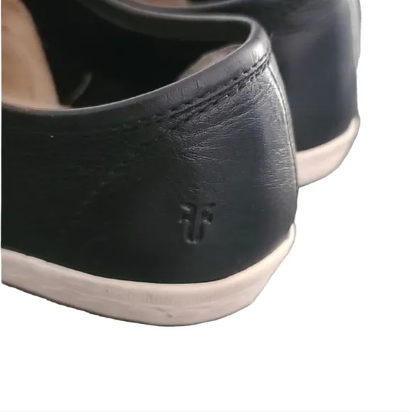 Frye Mindy Black Leather Sneakers Flats 7 Slip On Minimalist Industrial