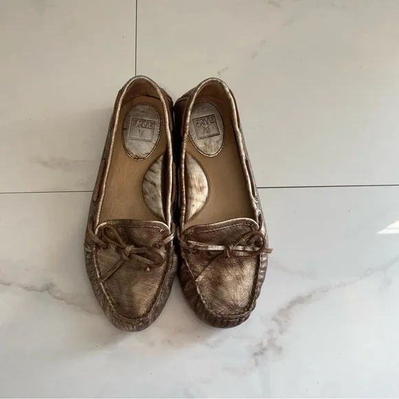 Frye Moccasins Gold Bronze Leather Flats Size 7