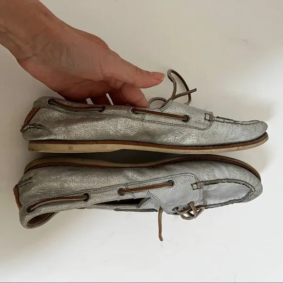FRYE Quincy Tie Boat in Metallic Silver 10