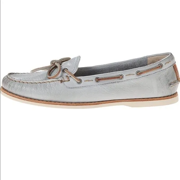 FRYE Quincy Tie Boat in Metallic Silver 10