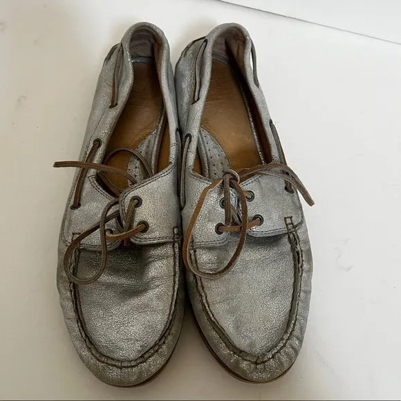 FRYE Quincy Tie Boat in Metallic Silver 10