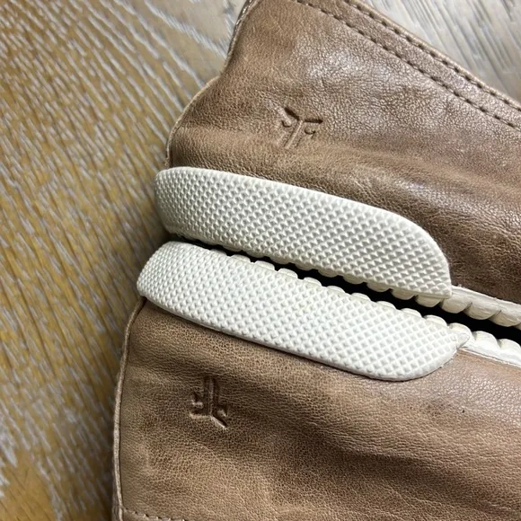 FRYE Tan Leather Flats 8