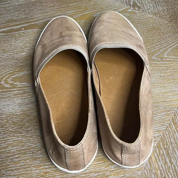 FRYE Tan Leather Flats 8