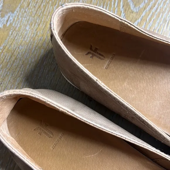 FRYE Tan Leather Flats 8