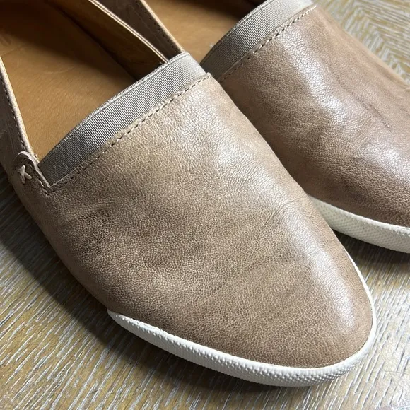 FRYE Tan Leather Flats 8