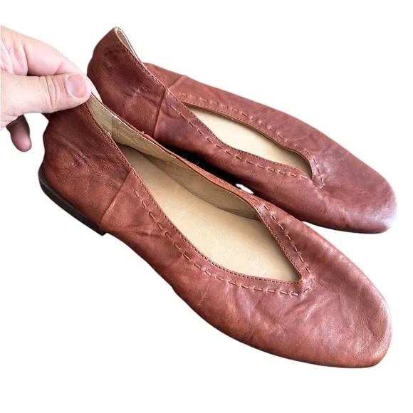 Frye Women's Leather Claire Flat Cognac