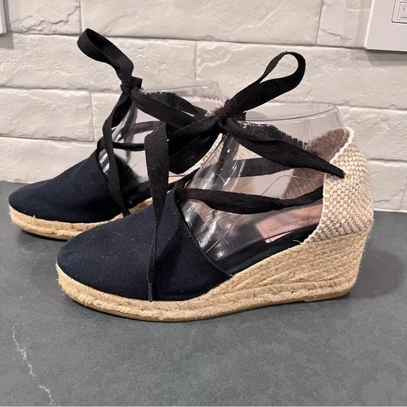 Gaimo sz 38/US 8 black ribbon tie woven espadrille wedges