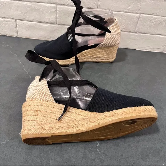 Gaimo sz 38/US 8 black ribbon tie woven espadrille wedges