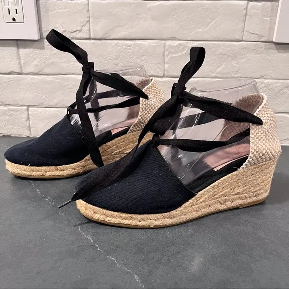 Gaimo sz 38/US 8 black ribbon tie woven espadrille wedges