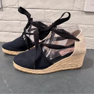 Gaimo sz 38/US 8 black ribbon tie woven espadrille wedges