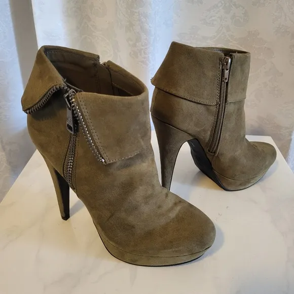 GBG Los Angeles Women Docker Faux Suede Stiletto Ankle Boots, Size 8.5m, Green