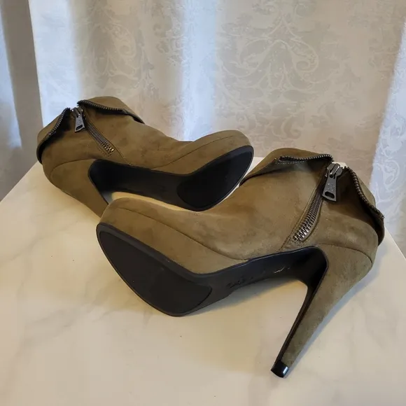 GBG Los Angeles Women Docker Faux Suede Stiletto Ankle Boots, Size 8.5m, Green
