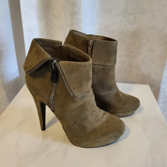 GBG Los Angeles Women Docker Faux Suede Stiletto Ankle Boots, Size 8.5m, Green
