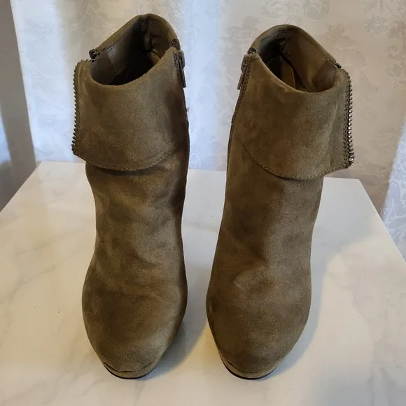 GBG Los Angeles Women Docker Faux Suede Stiletto Ankle Boots, Size 8.5m, Green