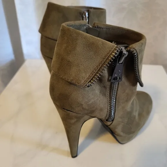 GBG Los Angeles Women Docker Faux Suede Stiletto Ankle Boots, Size 8.5m, Green