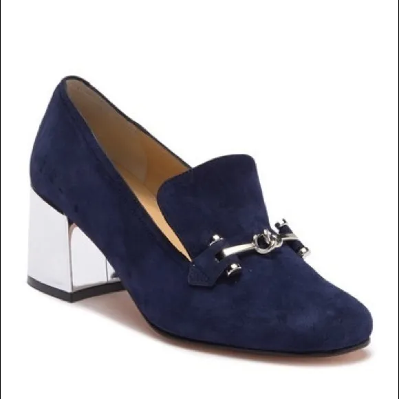 Get these gorgeous shoes for a steal price
