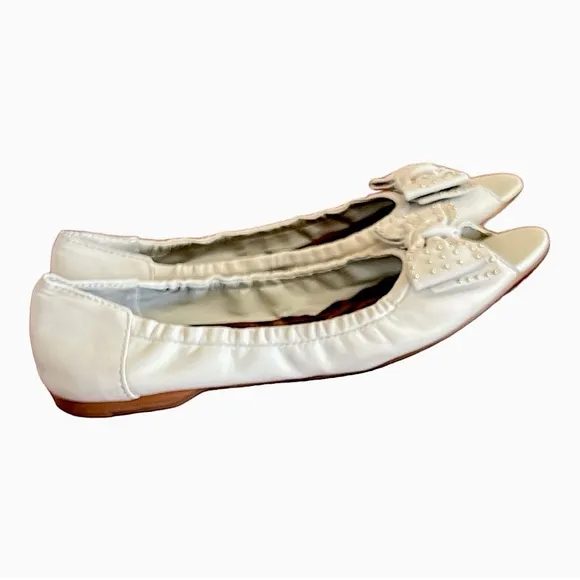Gianni Bini Leather Flats Size 11.