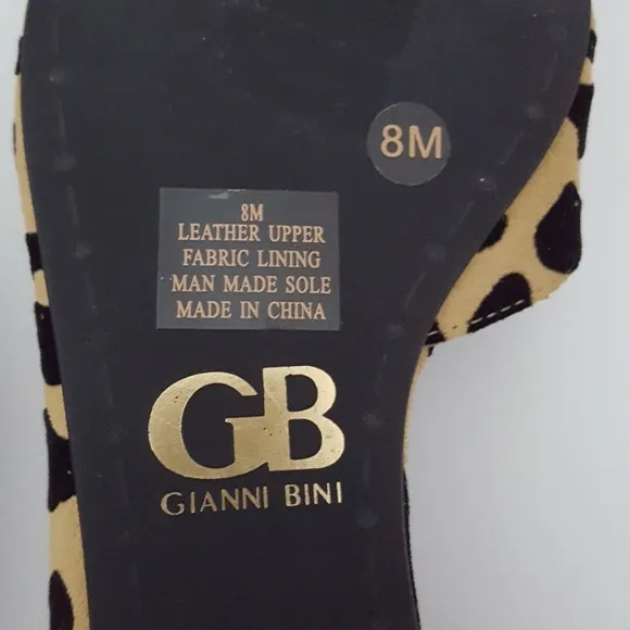 Gianni Bini Watch Out Wild Tan leather flats 8M
