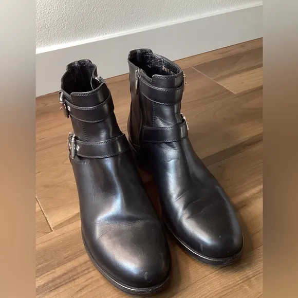 Gianvito Rossi Black Leather Buckle Booty Women’s Size 41